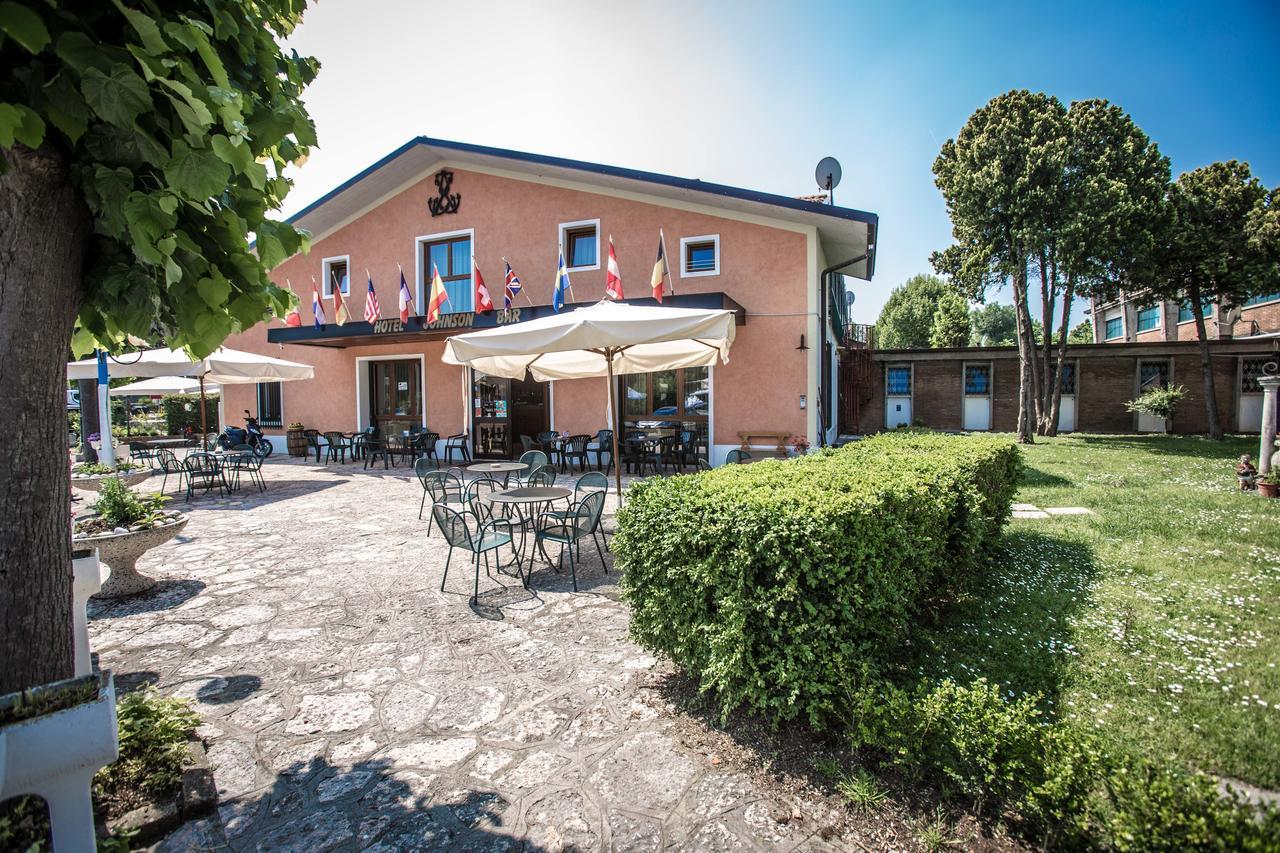 Hotel Johnson Peschiera del Garda Exterior foto