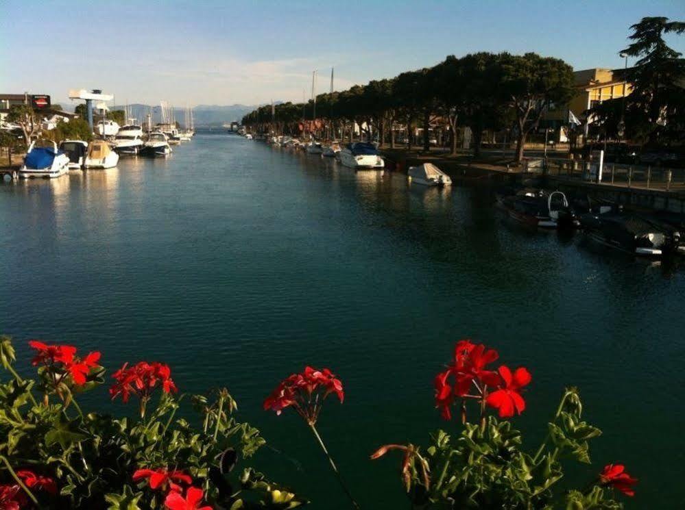 Hotel Johnson Peschiera del Garda Exterior foto